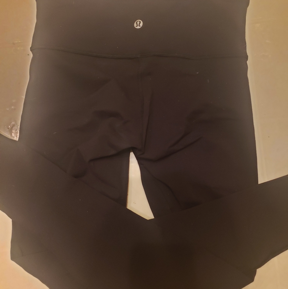 Lululemon Wunder Under low rise leggings